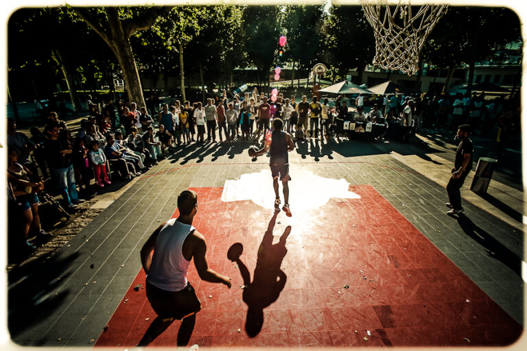 basket callejero en plaza sants competicion red bull king of th rock